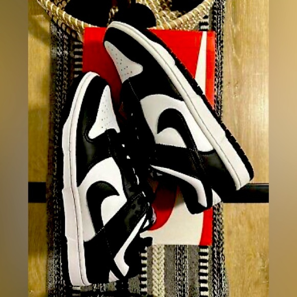 Nike Black and White Sneakers Dunk Low (GS) 5.5Y